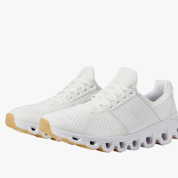 On Cloudswift Undyed white
Sneakers women size 6 gently used - Picture 4 of 16